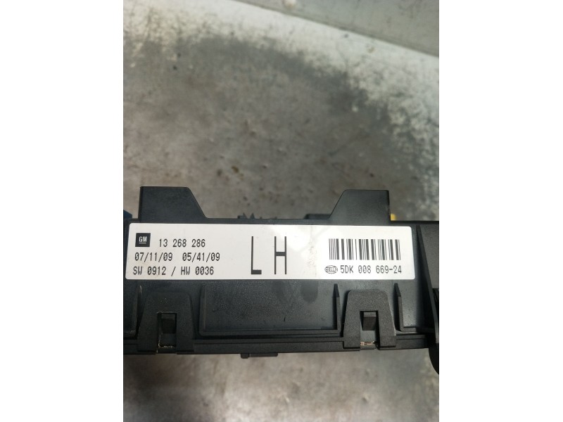 Recambio de caja reles / fusibles para opel zafira / zafira family b (a05) 1.7 cdti (m75) referencia OEM IAM 13268286  5DK008669