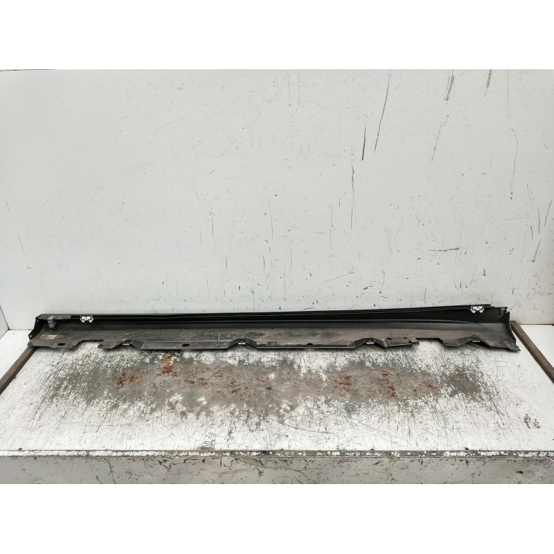 Recambio de faldon lateral para mercedes-benz cla shooting brake (x118) cla 200 d (118.612) referencia OEM IAM A1186909200 DEREC