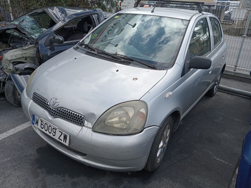 toyota yaris (_p1_) del año 2000