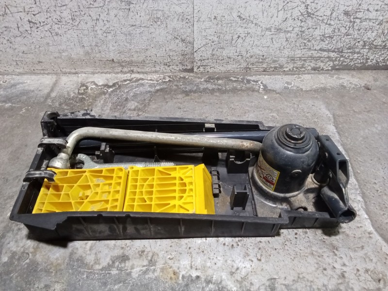 Recambio de gato para iveco daily vi furgoneta 33s13, 35s13, 35c13 referencia OEM IAM   