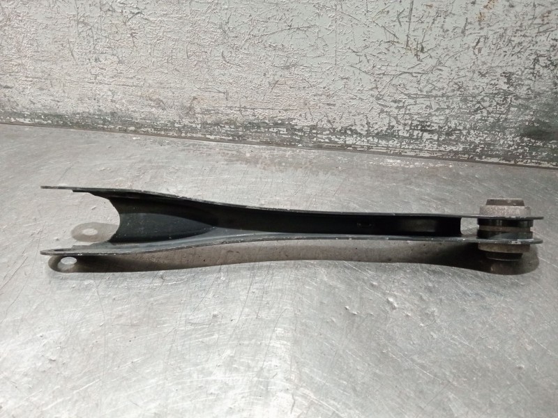 Recambio de brazo suspension superior trasero derecho para bmw 3 touring (f31) 318 d referencia OEM IAM 679252704  