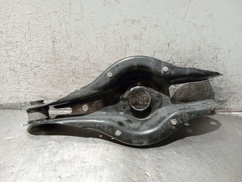 Recambio de brazo suspension inferior trasero derecho para bmw 3 touring (f31) 318 d referencia OEM IAM 33326867540  
