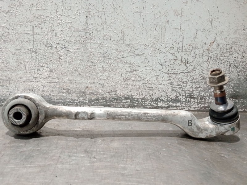 Recambio de brazo suspension inferior delantero derecho para bmw 3 touring (f31) 318 d referencia OEM IAM 6852992 6857330 