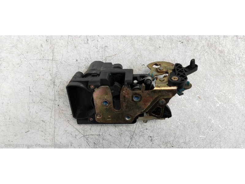 Recambio de motor cierre centralizado trasero izquierdo para chevrolet kalos 1.4 cat referencia OEM IAM   