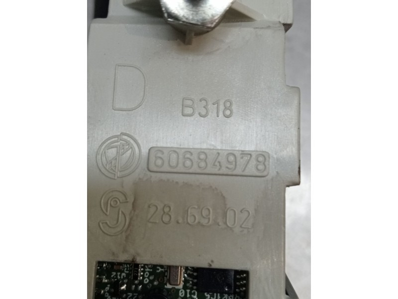 Recambio de piloto trasero derecho para lancia thesis (841_) 2.4 jtd (841axd1b02) referencia OEM IAM 60684978  