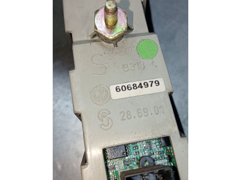 Recambio de piloto trasero izquierdo para lancia thesis (841_) 2.4 jtd (841axd1b02) referencia OEM IAM 60684979  