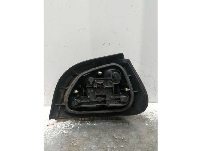 Recambio de piloto trasero izquierdo para renault megane i (ba0/1_) 1.9 dci (ba05, ba1f) referencia OEM IAM 7700428320  