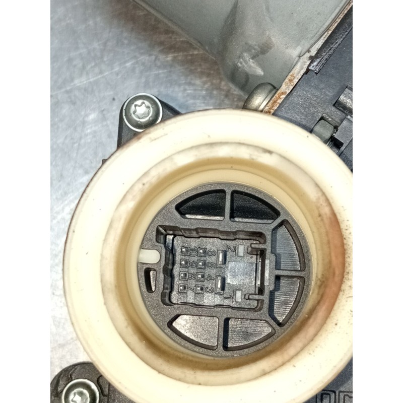 Recambio de elevalunas trasero izquierdo para toyota avensis sedán (_t27_) 2.0 d-4d (adt270_) referencia OEM IAM 8570102010 4P 9