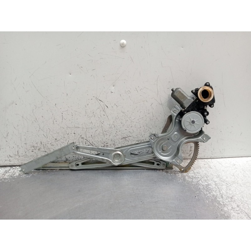 Recambio de elevalunas delantero izquierdo para toyota avensis sedán (_t27_) 2.0 d-4d (adt270_) referencia OEM IAM 8570202020 4P