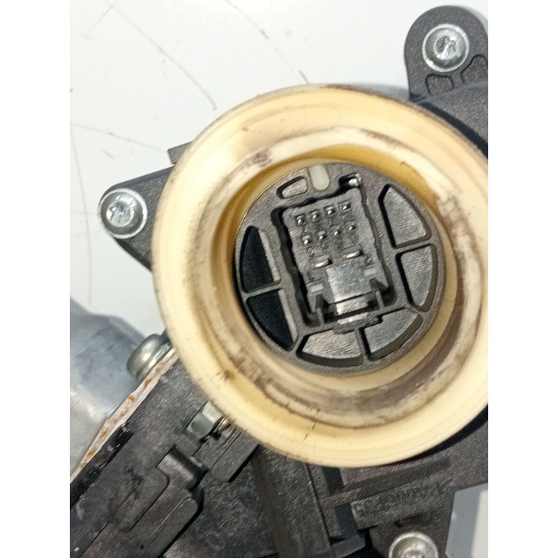 Recambio de elevalunas delantero izquierdo para toyota avensis sedán (_t27_) 2.0 d-4d (adt270_) referencia OEM IAM 8570202020 4P