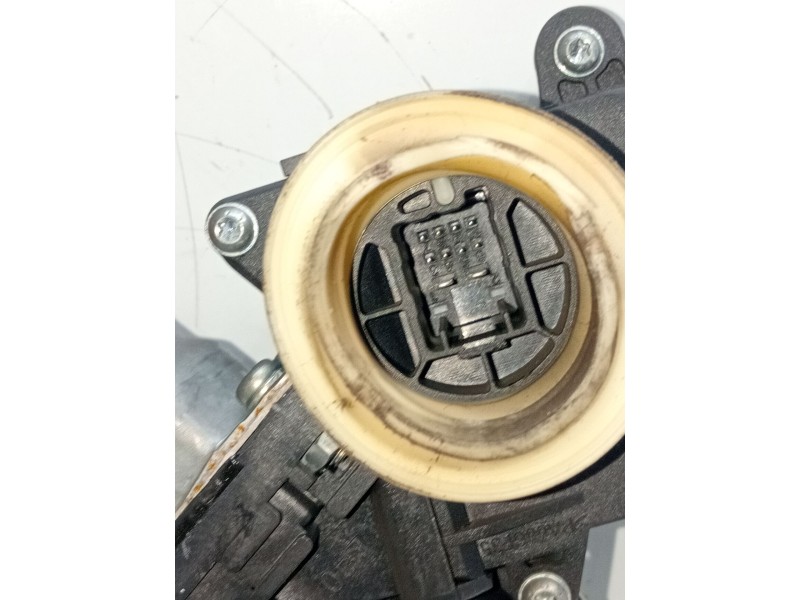 Recambio de elevalunas delantero izquierdo para toyota avensis sedán (_t27_) 2.0 d-4d (adt270_) referencia OEM IAM 8570202020 4P