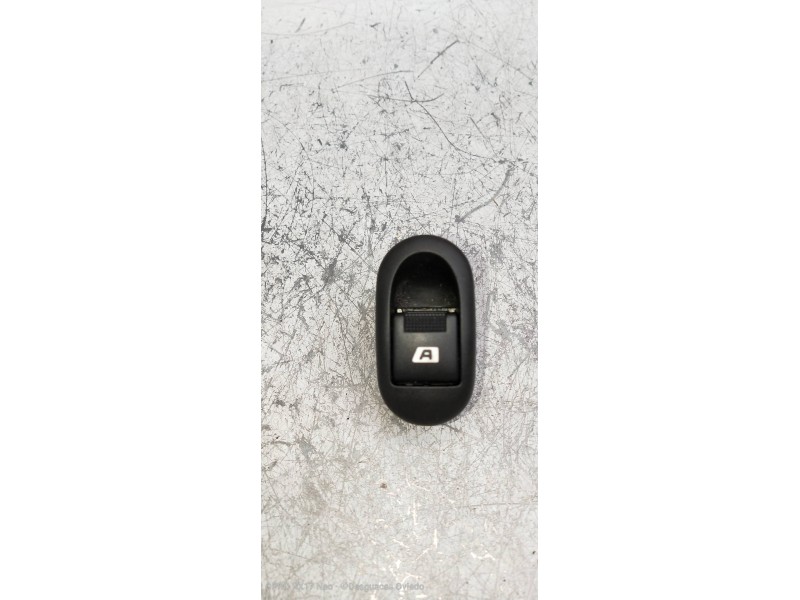 Recambio de mando elevalunas delantero izquierdo para citroen c3 1.1 vivace referencia OEM IAM 96401469XT  