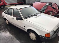 ford escort berlina del año 1990