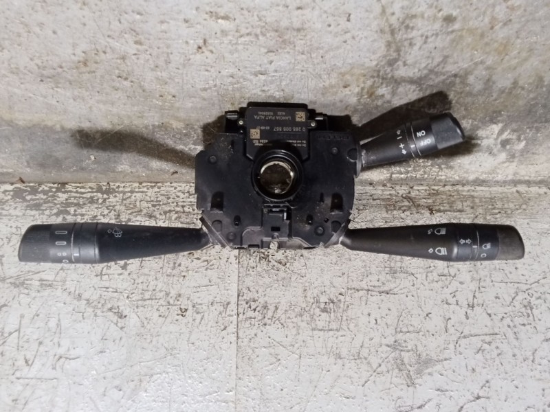 Recambio de mando luces para iveco daily vi furgoneta 33s13, 35s13, 35c13 referencia OEM IAM 05801464984 28351696 