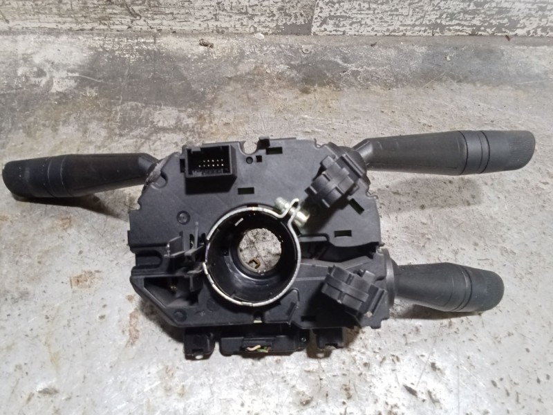 Recambio de mando luces para iveco daily vi furgoneta 33s13, 35s13, 35c13 referencia OEM IAM 05801464984 28351696 