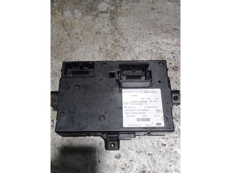 Recambio de caja reles / fusibles para iveco daily vi furgoneta 33s13, 35s13, 35c13 referencia OEM IAM 5802001333  