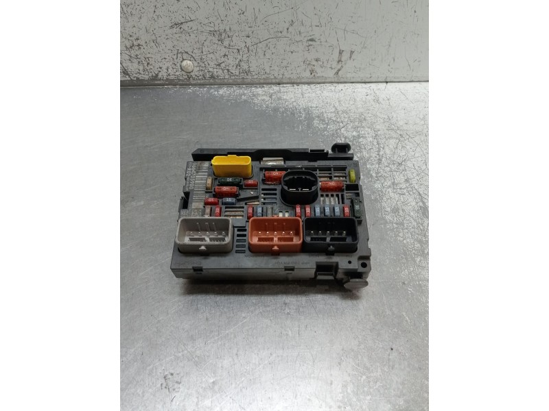 Recambio de caja reles / fusibles para citroën c4 grand picasso i (ua_) 1.6 hdi referencia OEM IAM 9664705980 BSMR0200 