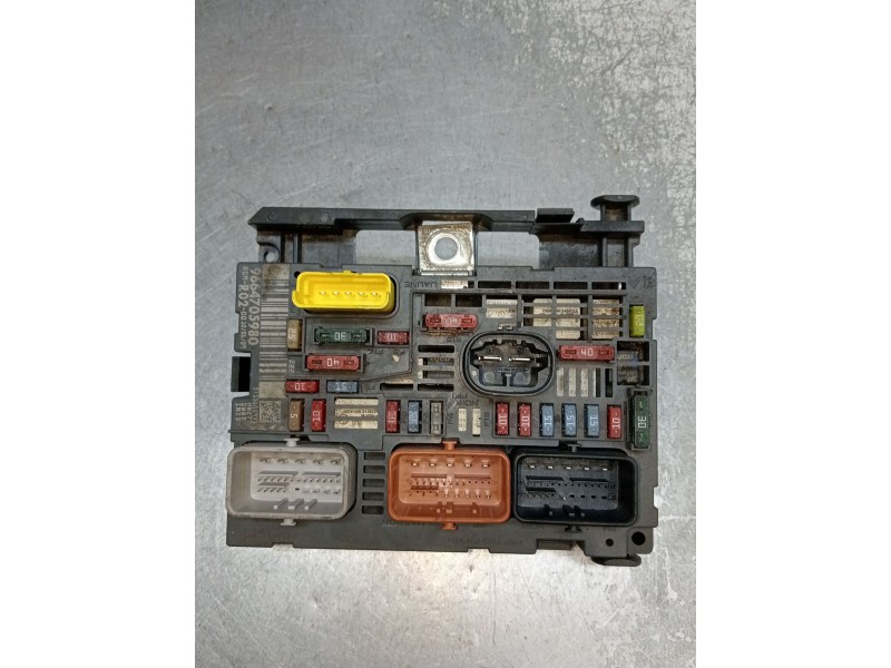 Recambio de caja reles / fusibles para citroën c4 grand picasso i (ua_) 1.6 hdi referencia OEM IAM 9664705980 BSMR0200 