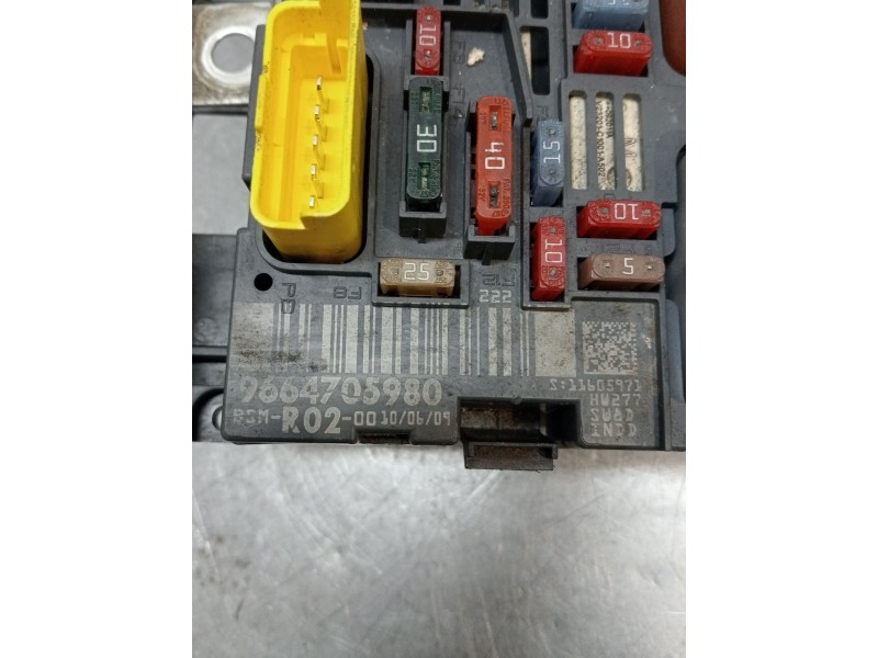 Recambio de caja reles / fusibles para citroën c4 grand picasso i (ua_) 1.6 hdi referencia OEM IAM 9664705980 BSMR0200 