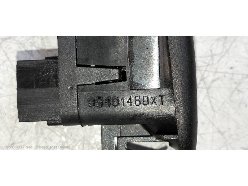 Recambio de mando elevalunas delantero izquierdo para citroen c3 1.1 vivace referencia OEM IAM 96401469XT  