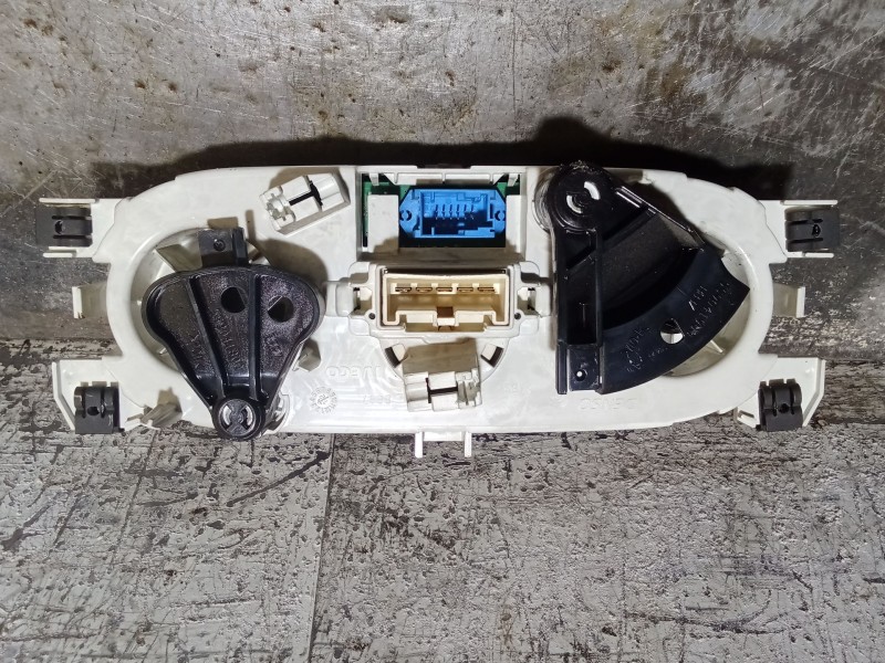 Recambio de mando calefaccion / aire acondicionado para iveco daily vi furgoneta 33s13, 35s13, 35c13 referencia OEM IAM   