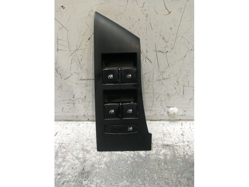 Recambio de mando elevalunas delantero izquierdo para opel astra j sedán 1.6 cdti (69) referencia OEM IAM 13305011 251869 5P