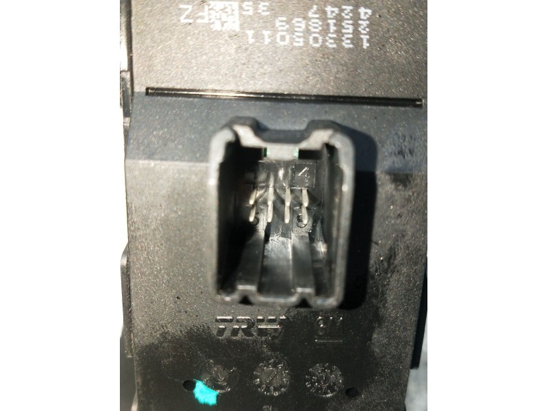 Recambio de mando elevalunas delantero izquierdo para opel astra j sedán 1.6 cdti (69) referencia OEM IAM 13305011 251869 5P