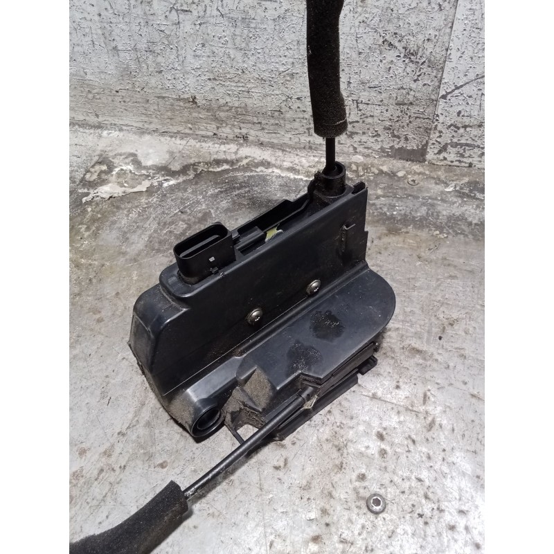 Recambio de motor cierre centralizado delantero derecho para iveco daily vi furgoneta 33s13, 35s13, 35c13 referencia OEM IAM   