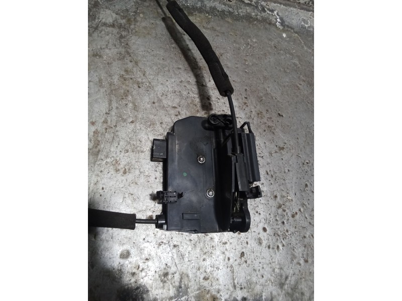 Recambio de motor cierre centralizado delantero izquierdo para iveco daily vi furgoneta 33s13, 35s13, 35c13 referencia OEM IAM  