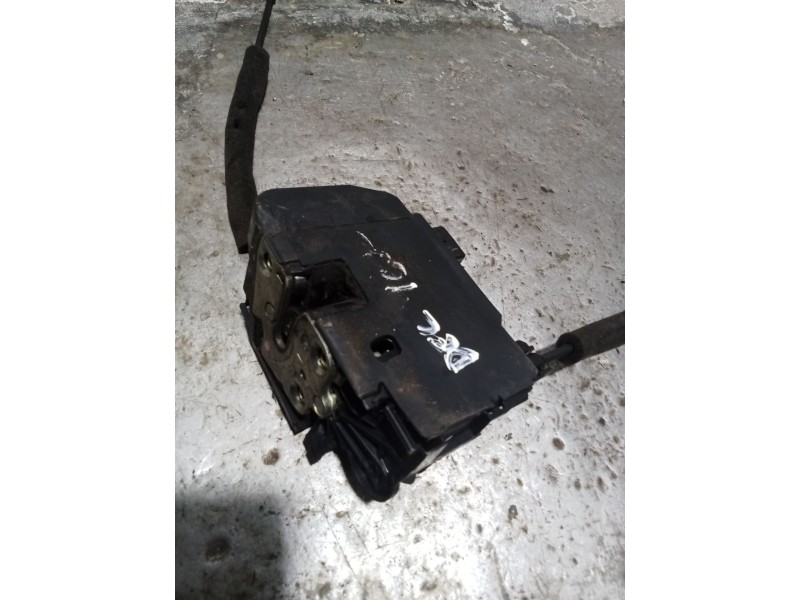 Recambio de motor cierre centralizado delantero izquierdo para iveco daily vi furgoneta 33s13, 35s13, 35c13 referencia OEM IAM  