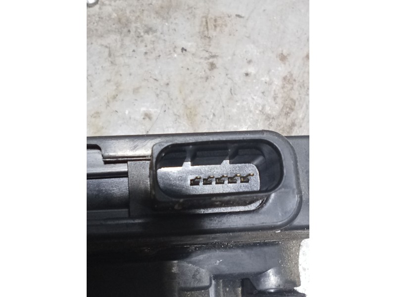 Recambio de motor cierre centralizado delantero izquierdo para iveco daily vi furgoneta 33s13, 35s13, 35c13 referencia OEM IAM  