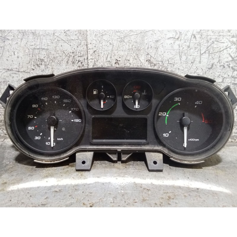 Recambio de cuadro instrumentos para iveco daily vi furgoneta 33s13, 35s13, 35c13 referencia OEM IAM 5801815717 A2C84156001 5801