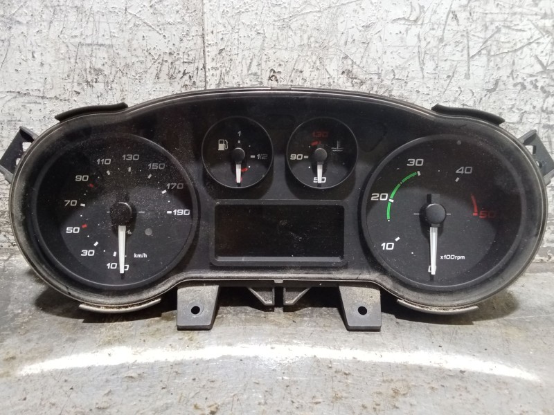 Recambio de cuadro instrumentos para iveco daily vi furgoneta 33s13, 35s13, 35c13 referencia OEM IAM 5801815717 A2C84156001 5801