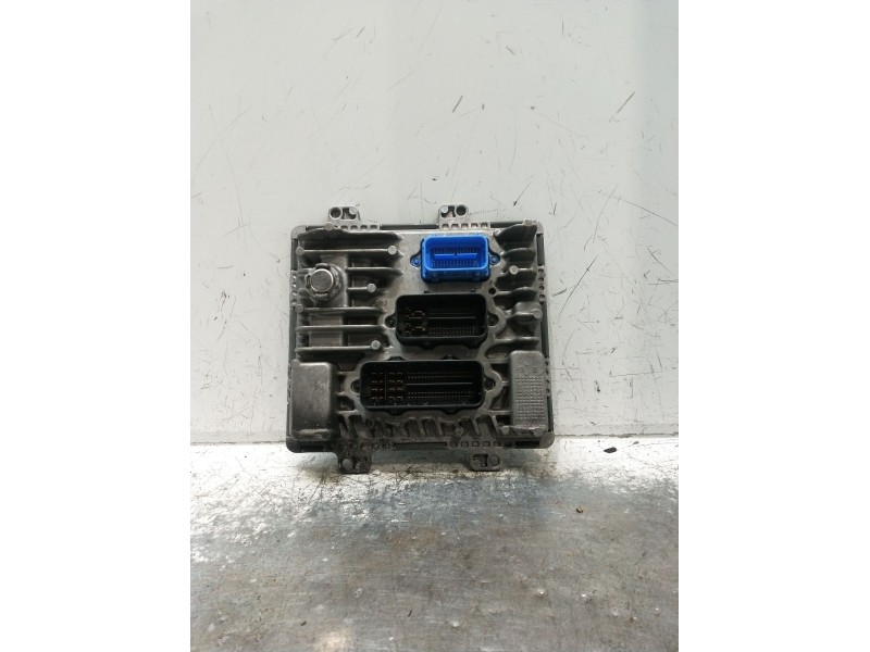 Recambio de centralita motor uce para opel astra j sedán 1.6 cdti (69) referencia OEM IAM 1310101000000X 395357783 