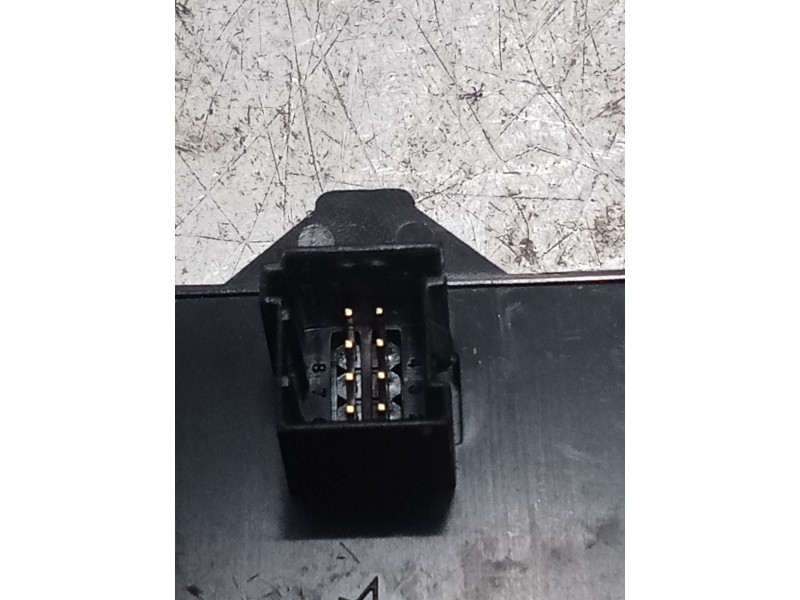 Recambio de mando elevalunas delantero izquierdo para iveco daily vi furgoneta 33s13, 35s13, 35c13 referencia OEM IAM   