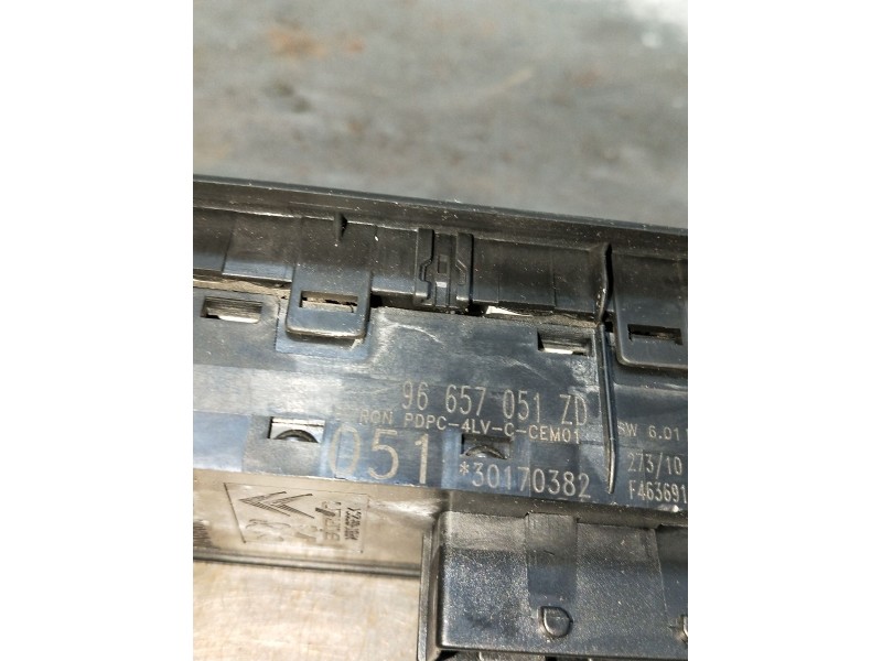 Recambio de mando elevalunas delantero izquierdo para citroën c4 i (lc_) 2.0 hdi referencia OEM IAM 96657051ZD 5P 