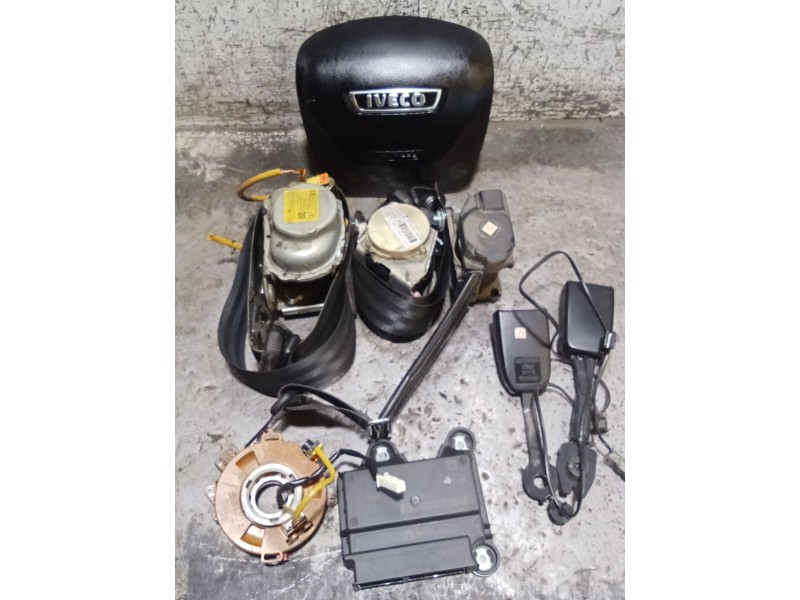 Recambio de kit airbag para iveco daily vi furgoneta 33s13, 35s13, 35c13 referencia OEM IAM AIRBAG VOLANTE PRETENSOR IZQUIERDO C
