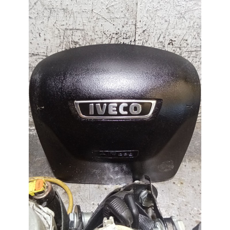 Recambio de kit airbag para iveco daily vi furgoneta 33s13, 35s13, 35c13 referencia OEM IAM AIRBAG VOLANTE PRETENSOR IZQUIERDO C
