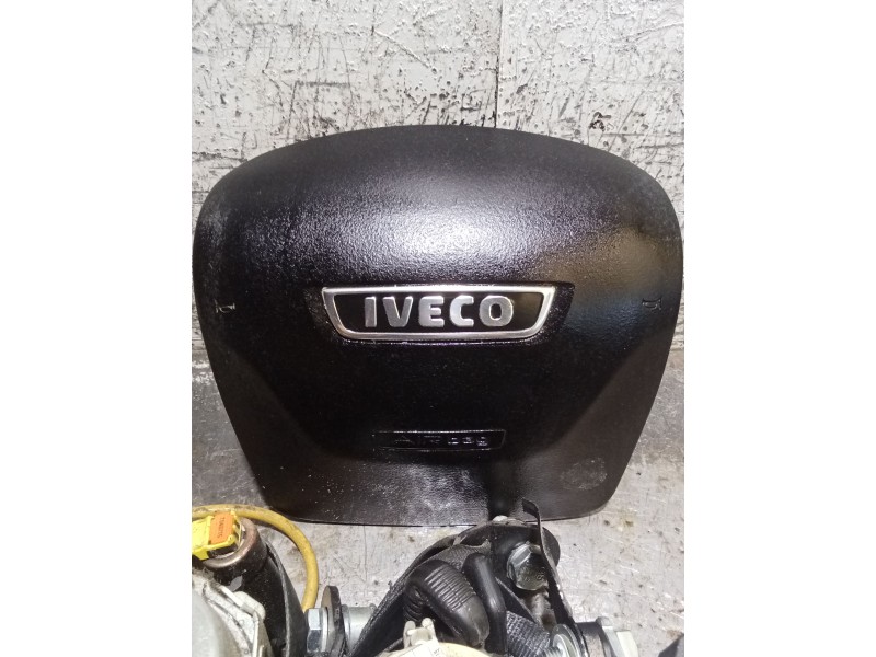 Recambio de kit airbag para iveco daily vi furgoneta 33s13, 35s13, 35c13 referencia OEM IAM AIRBAG VOLANTE PRETENSOR IZQUIERDO C