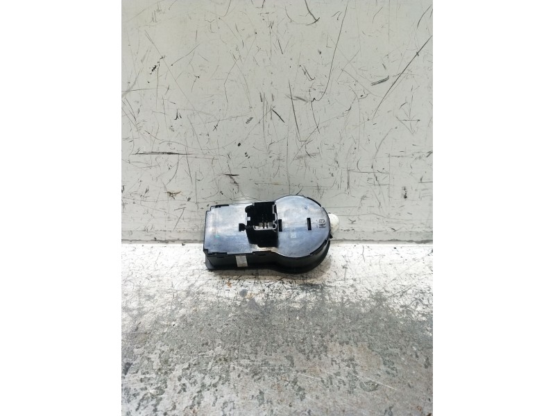 Recambio de mando luces para opel astra j sedán 1.6 cdti (69) referencia OEM IAM 13268703 281513 