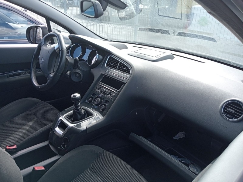 peugeot 5008 (0u_, 0e_) del año 2012