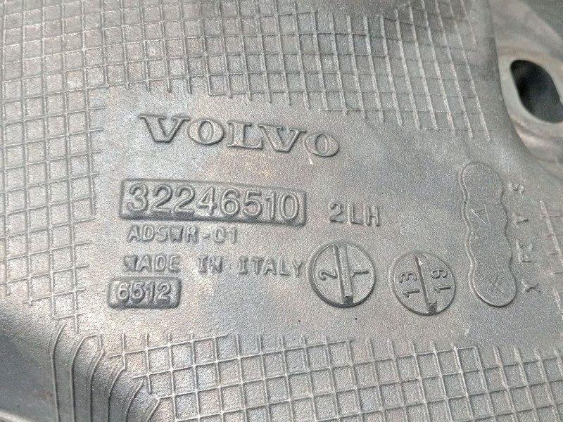 Recambio de brazo suspension inferior trasero izquierdo para volvo xc60 business plus 2wd referencia OEM IAM 32246510  