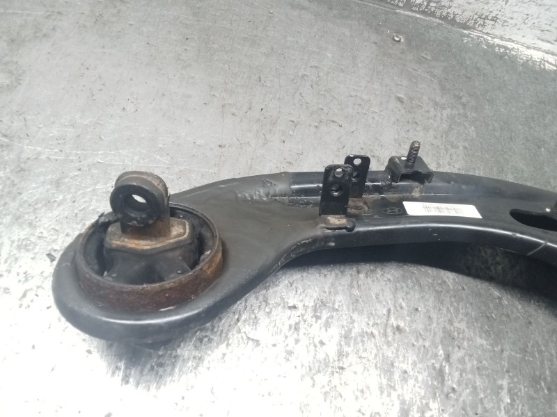 Recambio de brazo suspension superior trasero izquierdo para kia sportage iii (sl) 1.6 gdi referencia OEM IAM 552702S850  