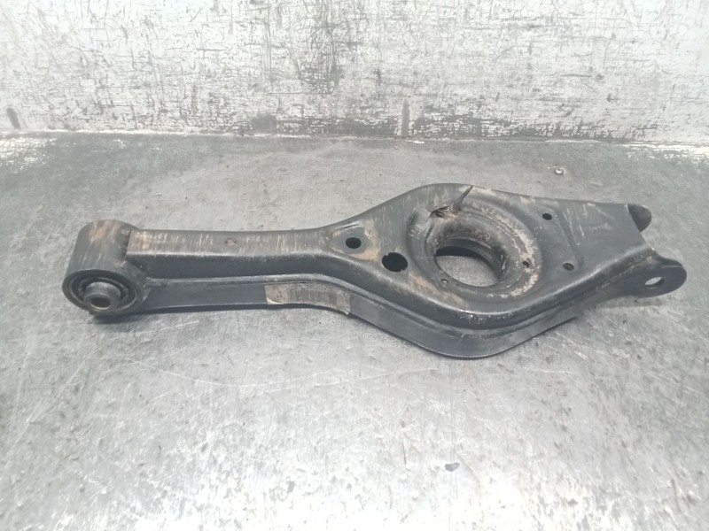 Recambio de brazo suspension inferior trasero derecho para kia sportage iii (sl) 1.6 gdi referencia OEM IAM 552203U800  