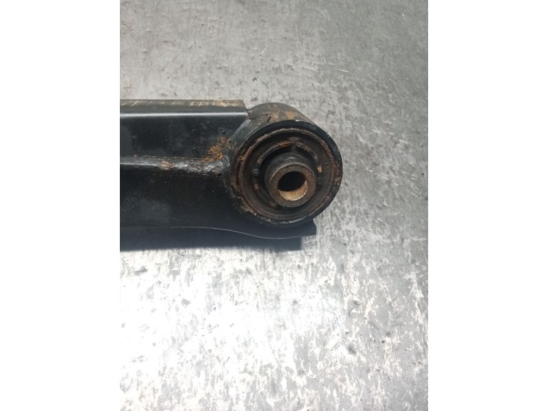 Recambio de brazo suspension inferior trasero derecho para kia sportage iii (sl) 1.6 gdi referencia OEM IAM 552203U800  