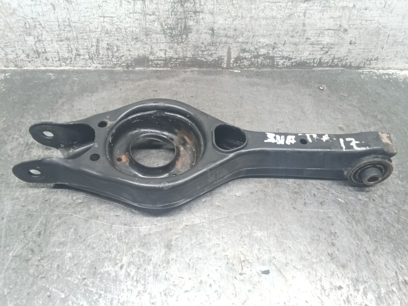 Recambio de brazo suspension inferior trasero izquierdo para kia sportage iii (sl) 1.6 gdi referencia OEM IAM 552203U800  