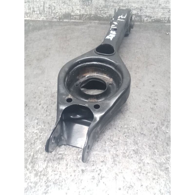 Recambio de brazo suspension inferior trasero izquierdo para kia sportage iii (sl) 1.6 gdi referencia OEM IAM 552203U800  