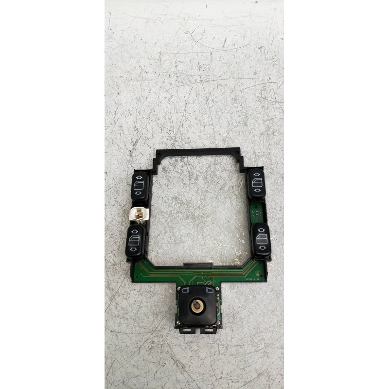 Recambio de mando elevalunas delantero izquierdo para mercedes clase c (w202) berlina 250 td (202.128) referencia OEM IAM 202820