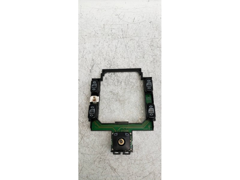 Recambio de mando elevalunas delantero izquierdo para mercedes clase c (w202) berlina 250 td (202.128) referencia OEM IAM 202820