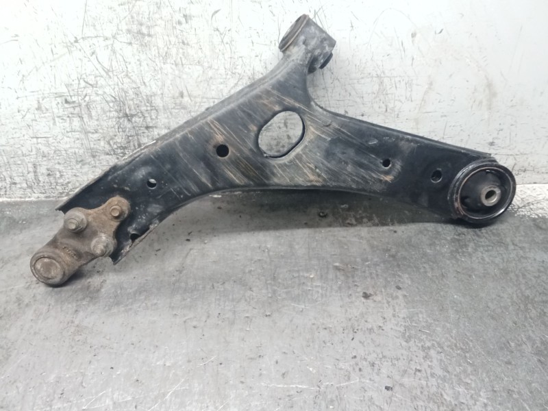 Recambio de brazo suspension inferior delantero derecho para kia sportage iii (sl) 1.6 gdi referencia OEM IAM   